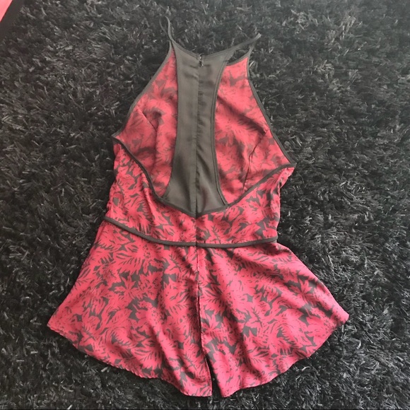 Strapless Top with flirty details - Picture 2 of 4